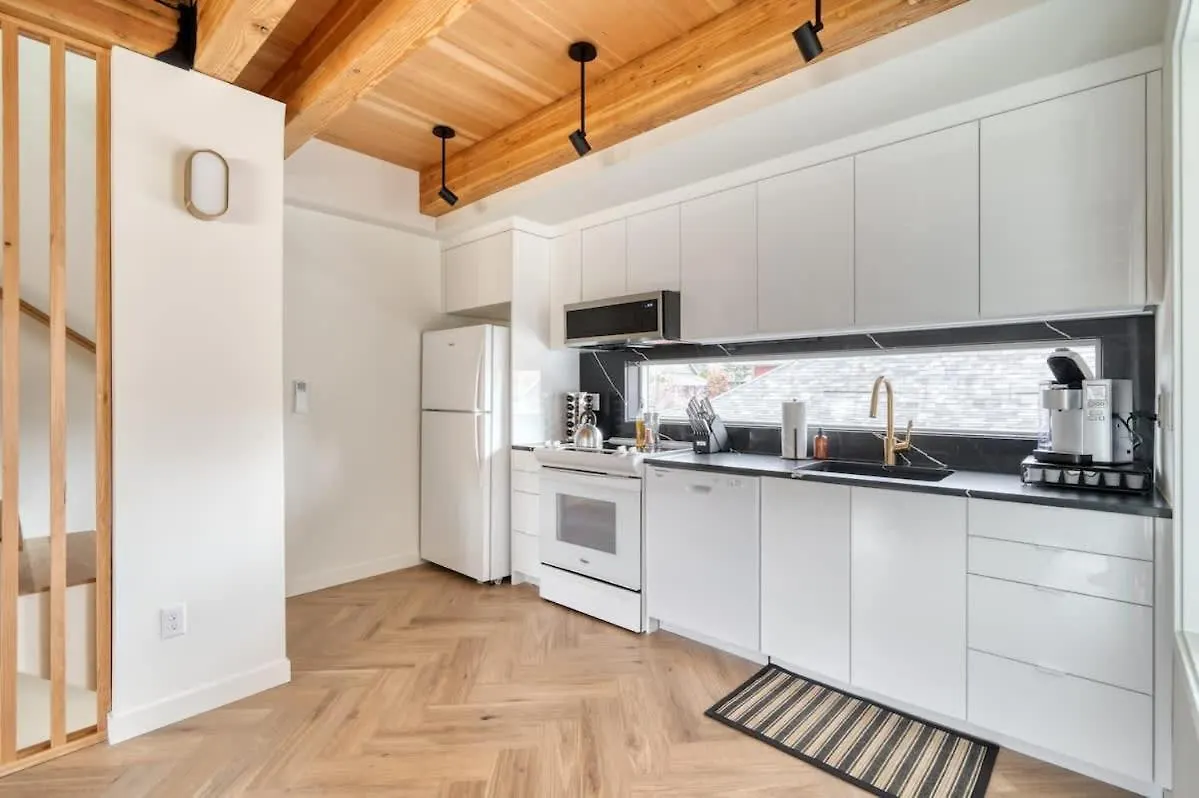 Albertaarts Happy Place Townhome Портленд